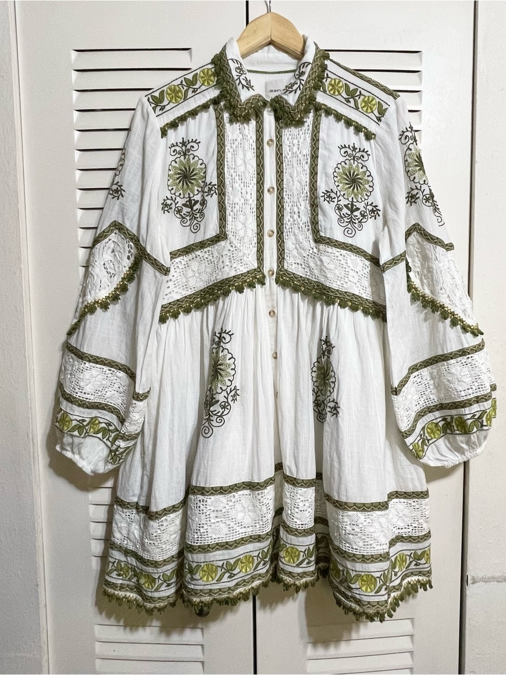 Anthropologie Maeve Women’s Embroidered White/Green Dress Long Sleeve GUC Size M